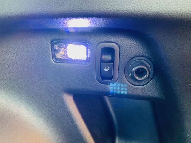 スバル フォレスター ２．０ Ｓ リミテッド ４ＷＤ H29年 (東北) 99