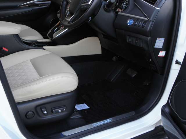 トヨタ ハリアー　ハイブリッド ２．５ ハイブリッド Ｅ－ＦＯＵＲ プレミアム アドバンスドパッケージ ４ＷＤ H27年 () 99