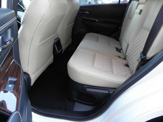 トヨタ ハリアー　ハイブリッド ２．５ ハイブリッド Ｅ－ＦＯＵＲ プレミアム アドバンスドパッケージ ４ＷＤ H27年 () 99