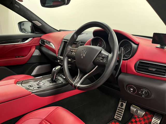 マセラティ レヴァンテ トロフェオ ４ＷＤ R3年 (関東) 99