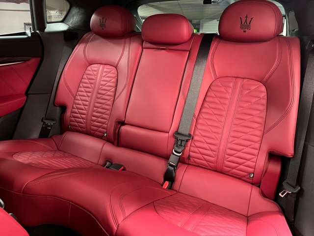 マセラティ レヴァンテ トロフェオ ４ＷＤ R3年 (関東) 99