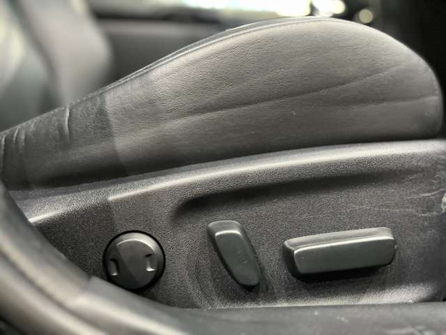 トヨタ クラウン　ハイブリッド ハイブリッド ２．５ Ｓ H26年 (関東) 99