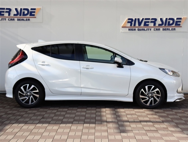 トヨタ アクア １．５ Ｚ R4年 (関東) 99