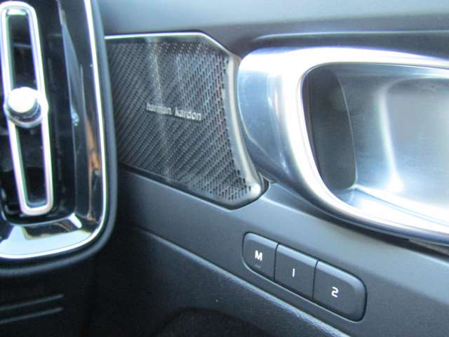 ボルボ ＸＣ４０ リチャージ　プラグインハイブリッド　Ｔ５　インスクリプション R3年 (関東) 99