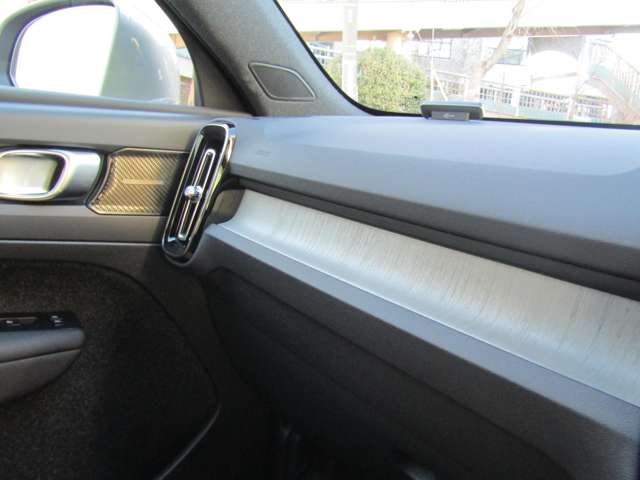 ボルボ ＸＣ４０ リチャージ　プラグインハイブリッド　Ｔ５　インスクリプション R3年 (関東) 99