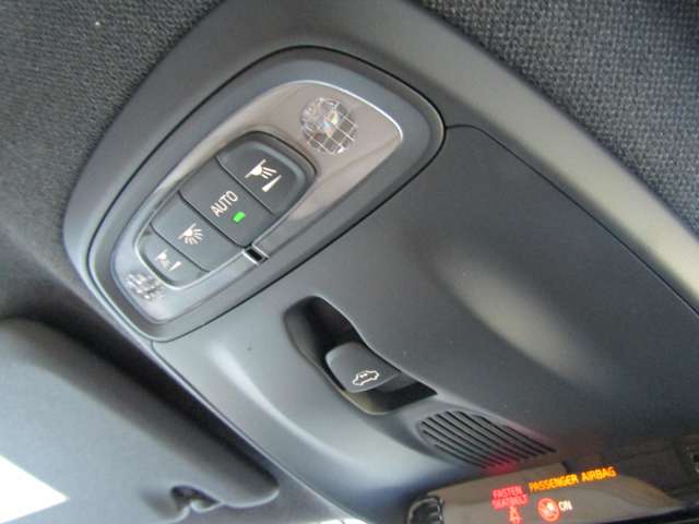 ボルボ ＸＣ４０ リチャージ　プラグインハイブリッド　Ｔ５　インスクリプション R3年 (関東) 99