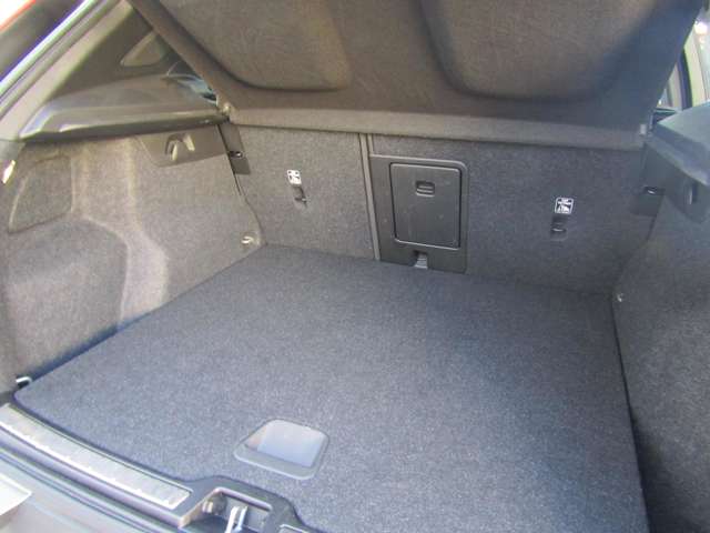 ボルボ ＸＣ４０ リチャージ　プラグインハイブリッド　Ｔ５　インスクリプション R3年 (関東) 99