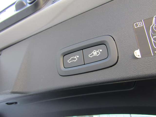 ボルボ ＸＣ４０ リチャージ　プラグインハイブリッド　Ｔ５　インスクリプション R3年 (関東) 99