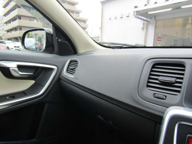 ボルボ Ｖ６０クロスカントリー Ｄ４ ＳＥ ディーゼルターボ H29年 (関東) 99