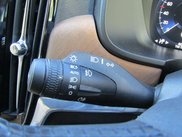 ボルボ Ｖ９０クロスカントリー Ｔ６ ＡＷＤ サマム ４ＷＤ H29年 (関東) 99