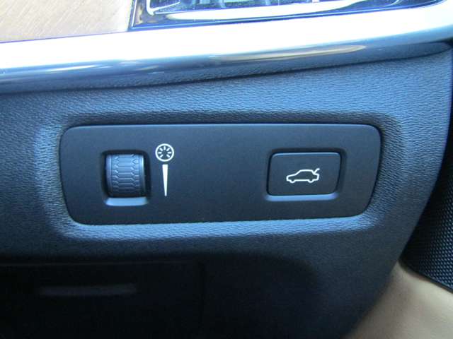 ボルボ Ｖ９０クロスカントリー Ｔ６ ＡＷＤ サマム ４ＷＤ H29年 (関東) 99