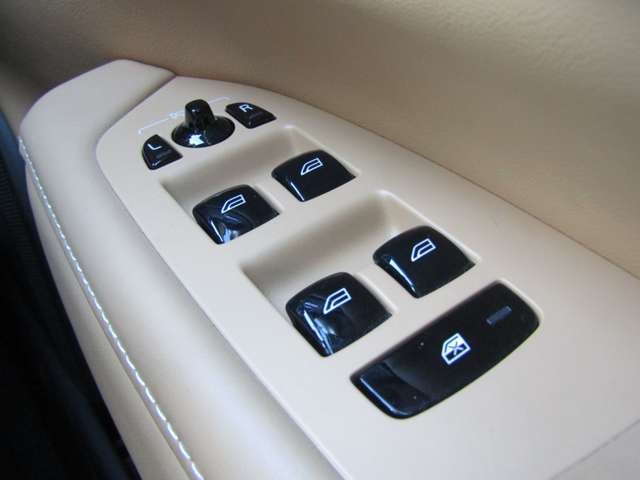 ボルボ Ｖ９０クロスカントリー Ｔ６ ＡＷＤ サマム ４ＷＤ H29年 (関東) 99