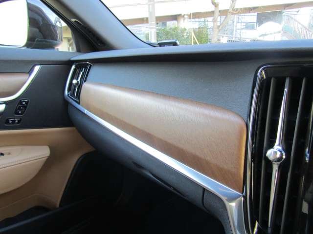 ボルボ Ｖ９０クロスカントリー Ｔ６ ＡＷＤ サマム ４ＷＤ H29年 (関東) 99