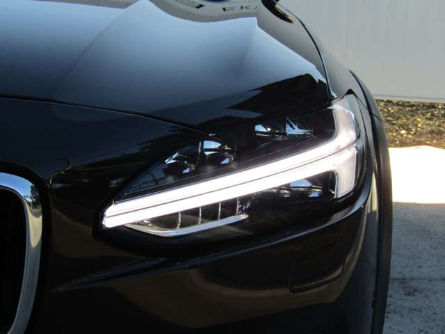 ボルボ Ｖ９０クロスカントリー Ｔ６ ＡＷＤ サマム ４ＷＤ H29年 (関東) 99