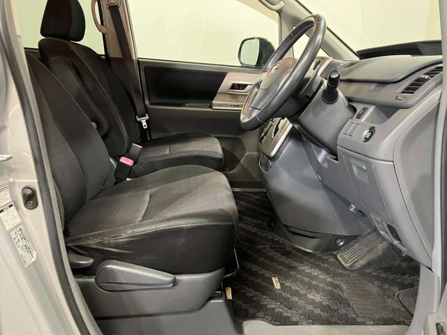 トヨタ ヴォクシー ２．０ ＺＳ ４ＷＤ H20年 (北海道) 99