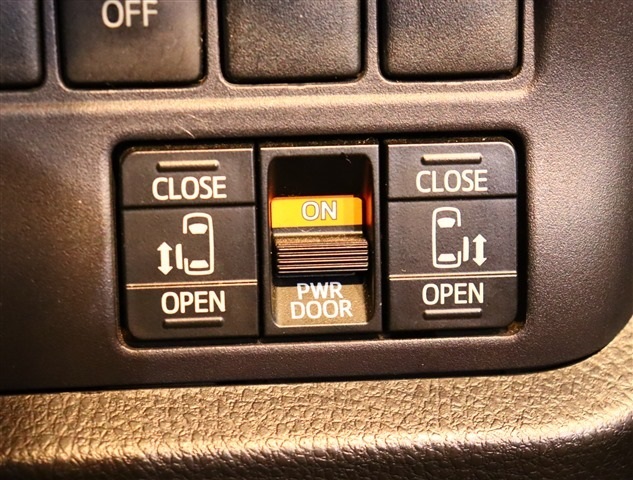 トヨタ ヴォクシー ２．０ ＺＳ 煌 H27年 (関東) 99