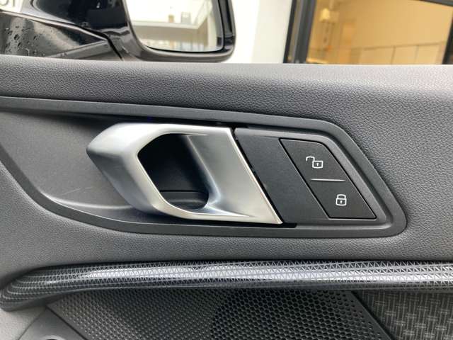 ＢＭＷ １シリーズ １１８Ｄ プレイ エディション ジョイ プラス ディーゼルターボ R3年 (近畿) 99