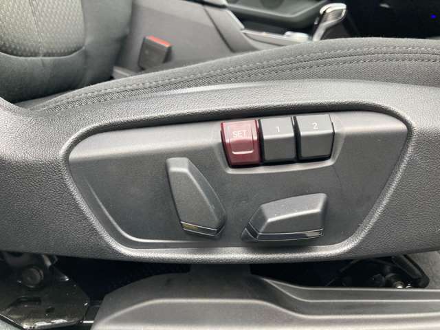 ＢＭＷ １シリーズ １１８Ｄ プレイ エディション ジョイ プラス ディーゼルターボ R3年 (近畿) 99