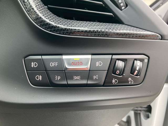 ＢＭＷ １シリーズ １１８Ｄ プレイ エディション ジョイ プラス ディーゼルターボ R3年 (近畿) 99