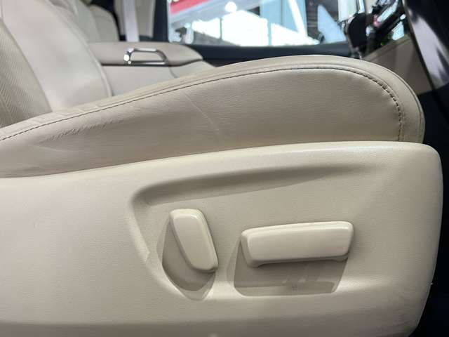 トヨタ アルファード ３．５ エグゼクティブ ラウンジ Ｓ ４ＷＤ R2年 (関東) 99