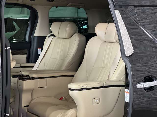 トヨタ アルファード ３．５ エグゼクティブ ラウンジ Ｓ ４ＷＤ R2年 (関東) 99