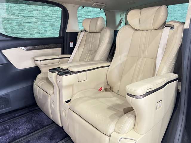 トヨタ アルファード ３．５ エグゼクティブ ラウンジ Ｓ ４ＷＤ R2年 (関東) 99
