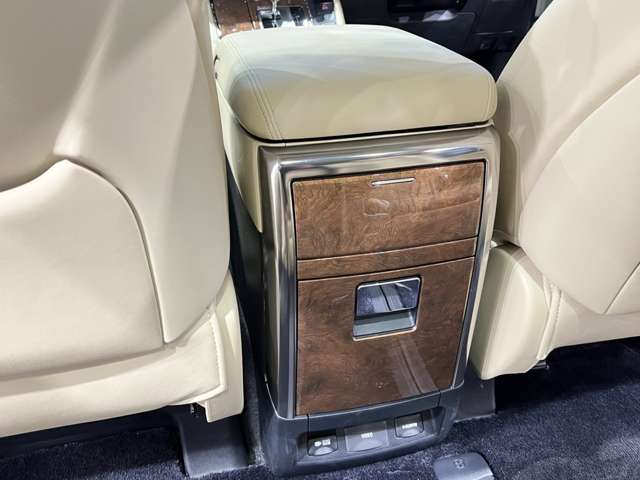 トヨタ ヴェルファイア ３．５ エグゼクティブラウンジ ４ＷＤ H29年 (関東) 99