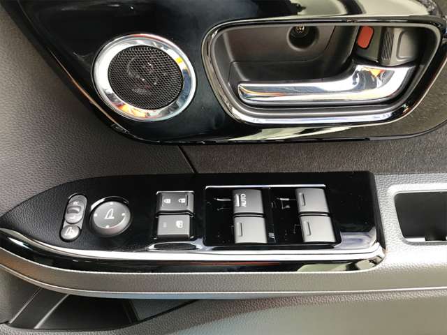 ホンダ Ｎ　ＢＯＸ カスタム ６６０ Ｌ R5年 (近畿) 99