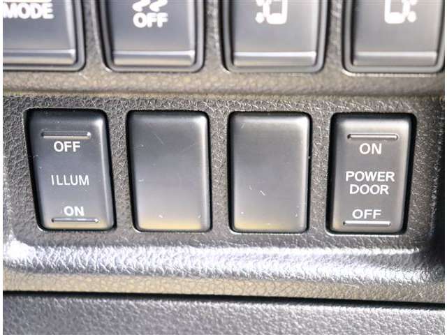 日産 エルグランド ２．５ ライダー H23年 (関東) 99