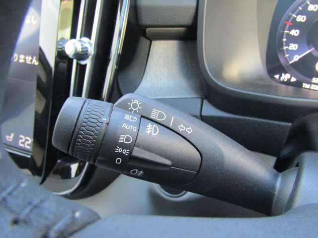 ボルボ ＸＣ４０ Ｂ４ ＡＷＤ インスクリプション ４ＷＤ R3年 (関東) 99