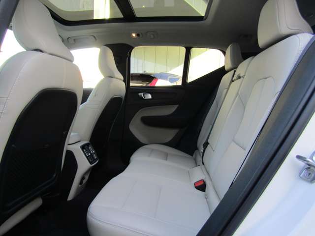 ボルボ ＸＣ４０ Ｂ４ ＡＷＤ インスクリプション ４ＷＤ R3年 (関東) 99