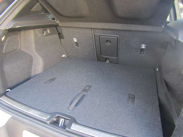 ボルボ ＸＣ４０ Ｂ４ ＡＷＤ インスクリプション ４ＷＤ R3年 (関東) 99