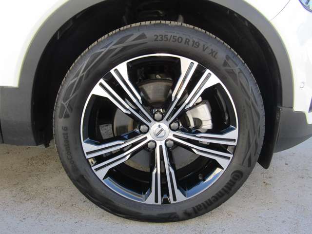 ボルボ ＸＣ４０ Ｂ４ ＡＷＤ インスクリプション ４ＷＤ R3年 (関東) 99