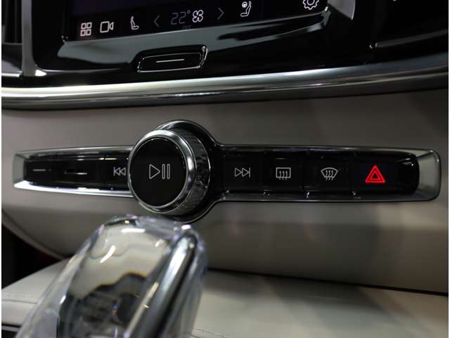 ボルボ Ｓ９０ リチャージ アルティメット Ｔ８ ＡＷＤ プラグイン ハイブリッド ４ＷＤ R5年 (関東) 99