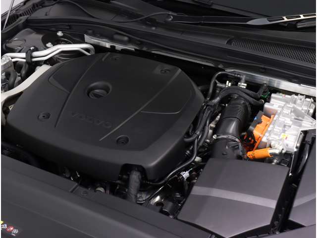 ボルボ Ｓ９０ リチャージ アルティメット Ｔ８ ＡＷＤ プラグイン ハイブリッド ４ＷＤ R5年 (関東) 99