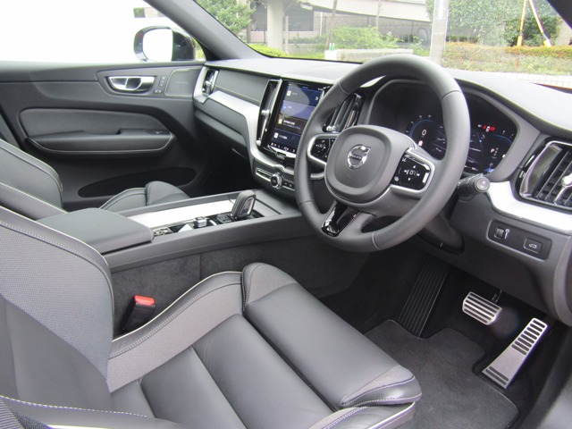 ボルボ ＸＣ６０ Ｂ６ ＡＷＤ Ｒデザイン ４ＷＤ R4年 (関東) 99