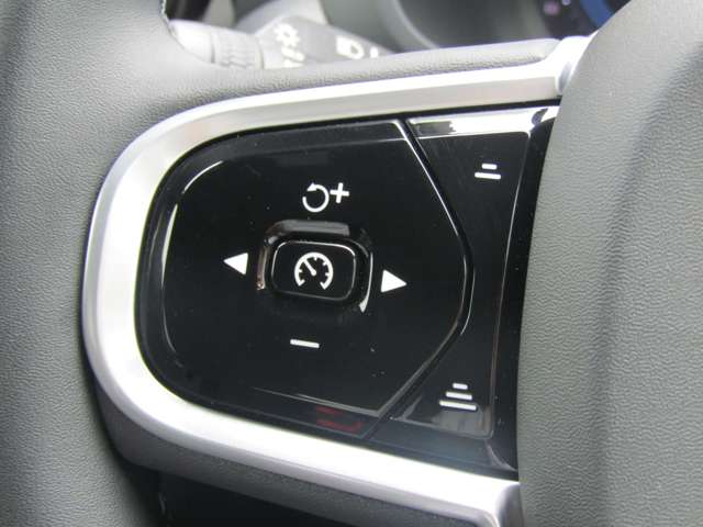 ボルボ ＸＣ６０ Ｂ６ ＡＷＤ Ｒデザイン ４ＷＤ R4年 (関東) 99