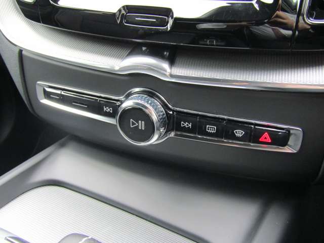 ボルボ ＸＣ６０ Ｂ６ ＡＷＤ Ｒデザイン ４ＷＤ R4年 (関東) 99