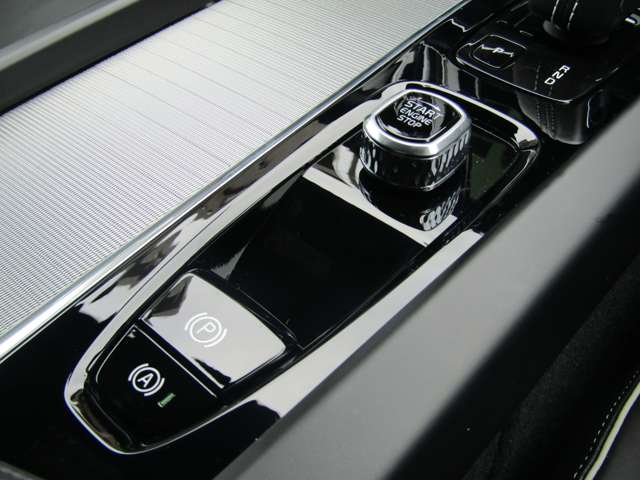 ボルボ ＸＣ６０ Ｂ６ ＡＷＤ Ｒデザイン ４ＷＤ R4年 (関東) 99