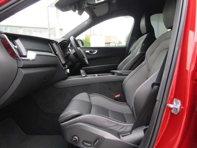 ボルボ ＸＣ６０ Ｂ６ ＡＷＤ Ｒデザイン ４ＷＤ R4年 (関東) 99