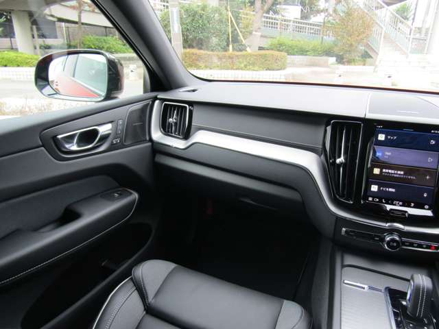 ボルボ ＸＣ６０ Ｂ６ ＡＷＤ Ｒデザイン ４ＷＤ R4年 (関東) 99