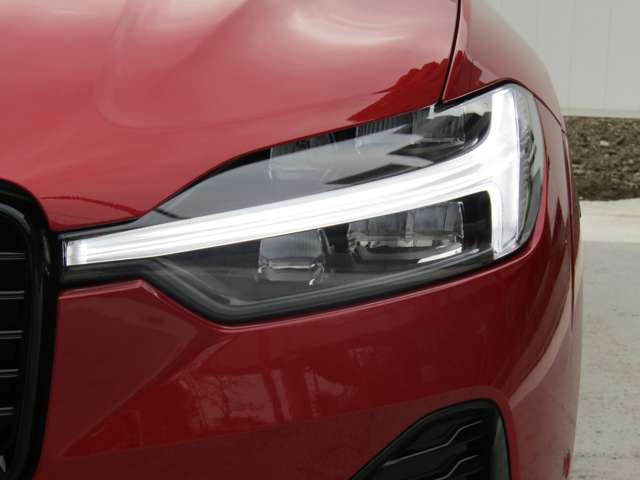 ボルボ ＸＣ６０ Ｂ６ ＡＷＤ Ｒデザイン ４ＷＤ R4年 (関東) 99