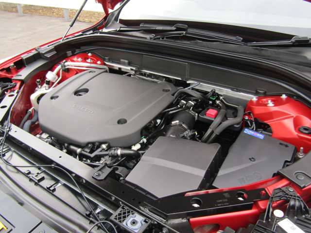 ボルボ ＸＣ６０ Ｂ６ ＡＷＤ Ｒデザイン ４ＷＤ R4年 (関東) 99