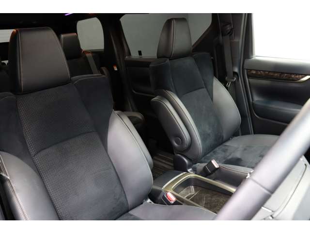 トヨタ アルファード ２．５ Ｓ タイプゴールドＩＩＩ R4年 (東海) 99