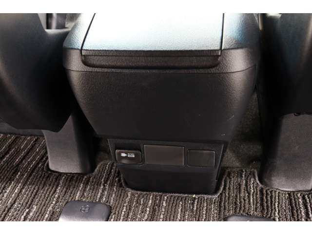 トヨタ アルファード ２．５ Ｓ タイプゴールドＩＩＩ R4年 (東海) 99