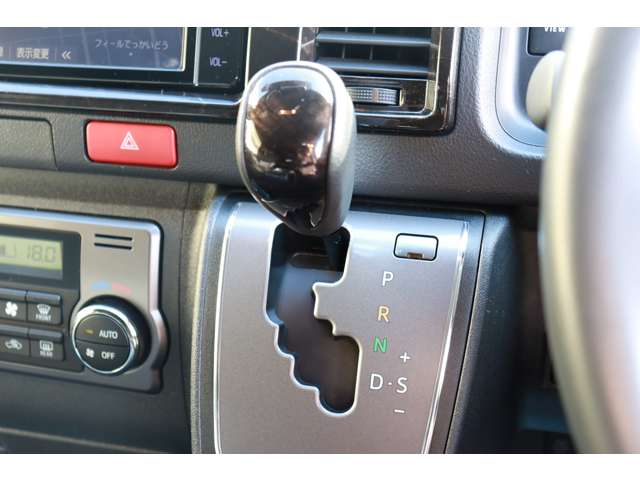 トヨタ ハイエースバン ２．８ スーパーＧＬ ダークプライムＩＩ ロングボディ ディーゼルターボ R4年 (東海) 99