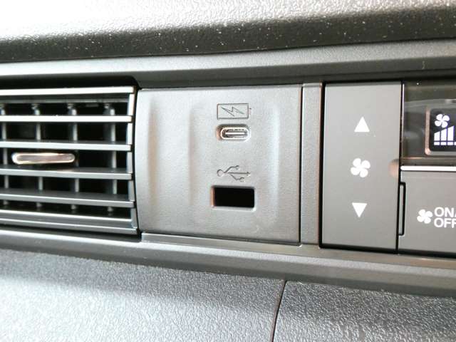 ホンダ Ｎ　ＢＯＸ カスタム ６６０ ターボ R5年 (関東) 99