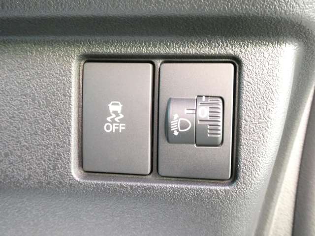 ホンダ Ｎ　ＢＯＸ カスタム ６６０ ターボ R5年 (関東) 99