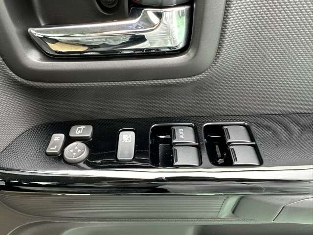 スズキ スペーシア ６６０ カスタム ハイブリッド ＸＳ R5年 (東海) 99