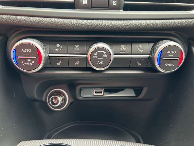 アルファロメオ ジュリア ２．０ ターボ ヴェローチェ R5年 (東北) 99